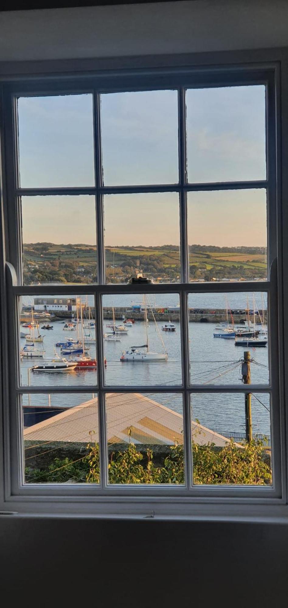 New~breathtaking Bay Views~chapel Street~penzance *