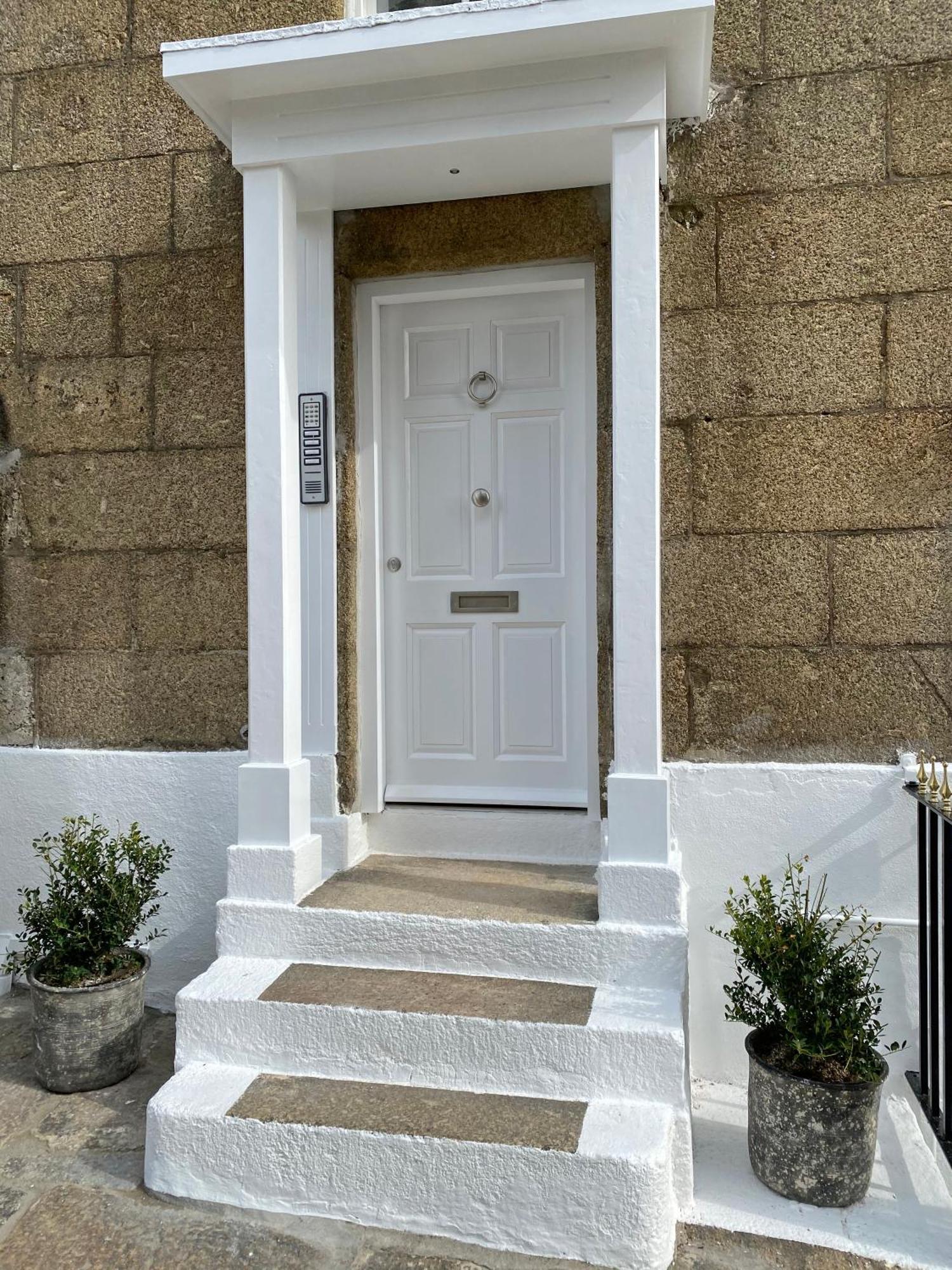 New~breathtaking Bay Views~chapel Street~penzance Apartment Penzance